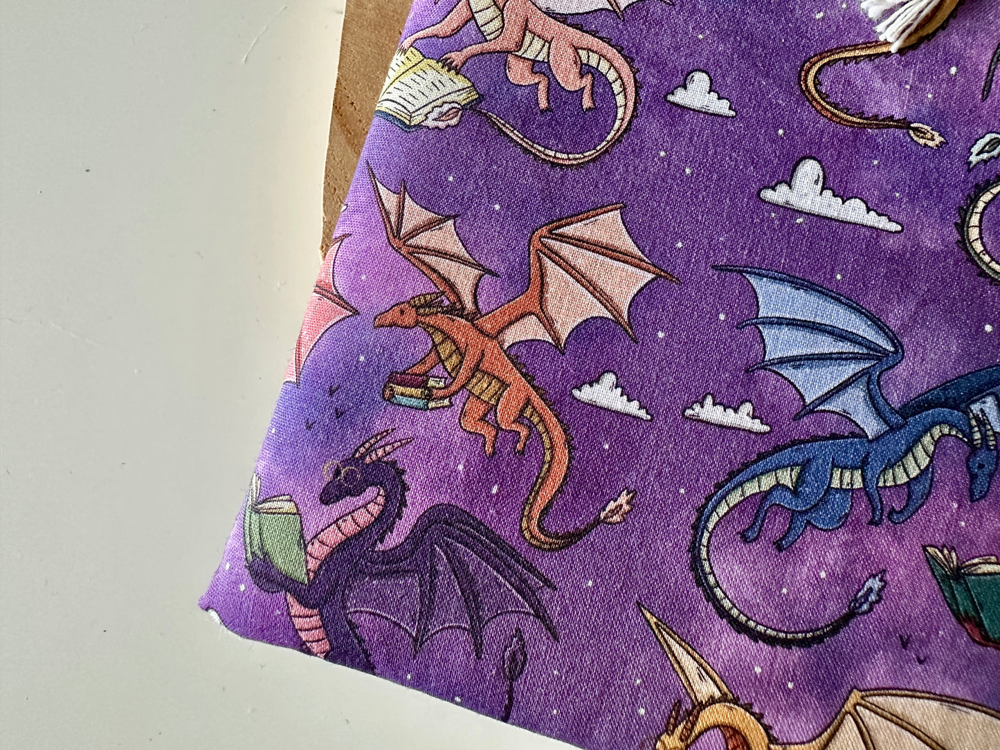 XL Flying Dragons Boekenhoes (Eigen Ontwerp)