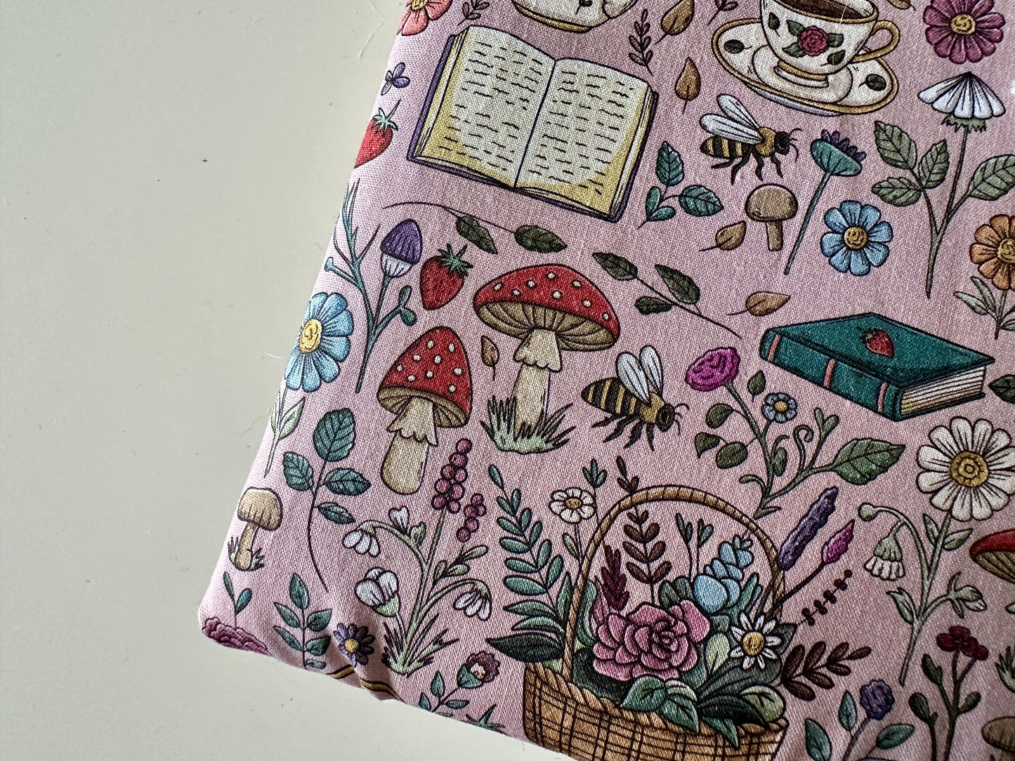XL Cottage Core Booksleeve (Own Design)