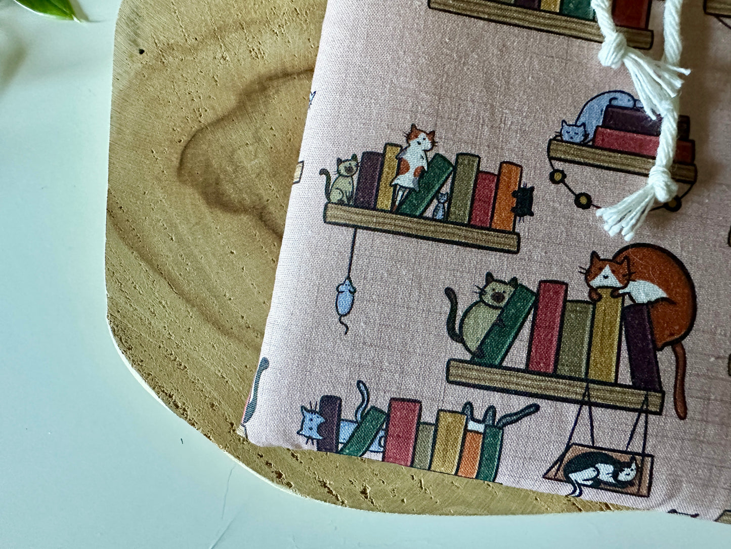 Housse de lecteur E-Reader Cats in the Library (design personnel)