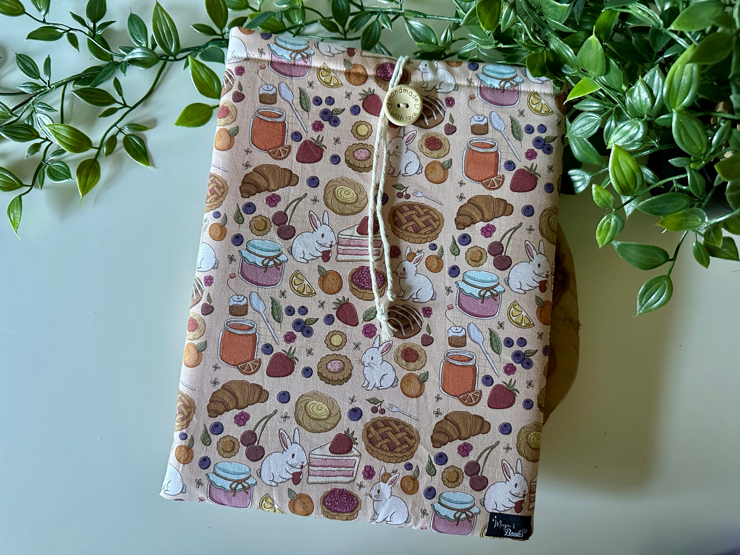 XL Bunnies & Baked Goods Boekenhoes (Eigen Ontwerp)
