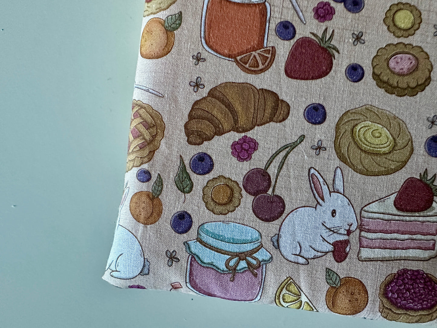 XL Bunnies & Baked Goods Boekenhoes (Eigen Ontwerp)