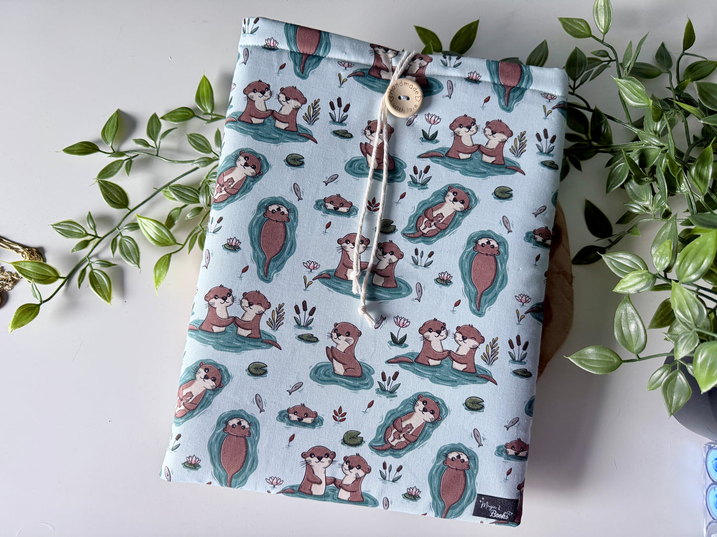 XL Otter Friends Buchhülle (Eigenes Design)
