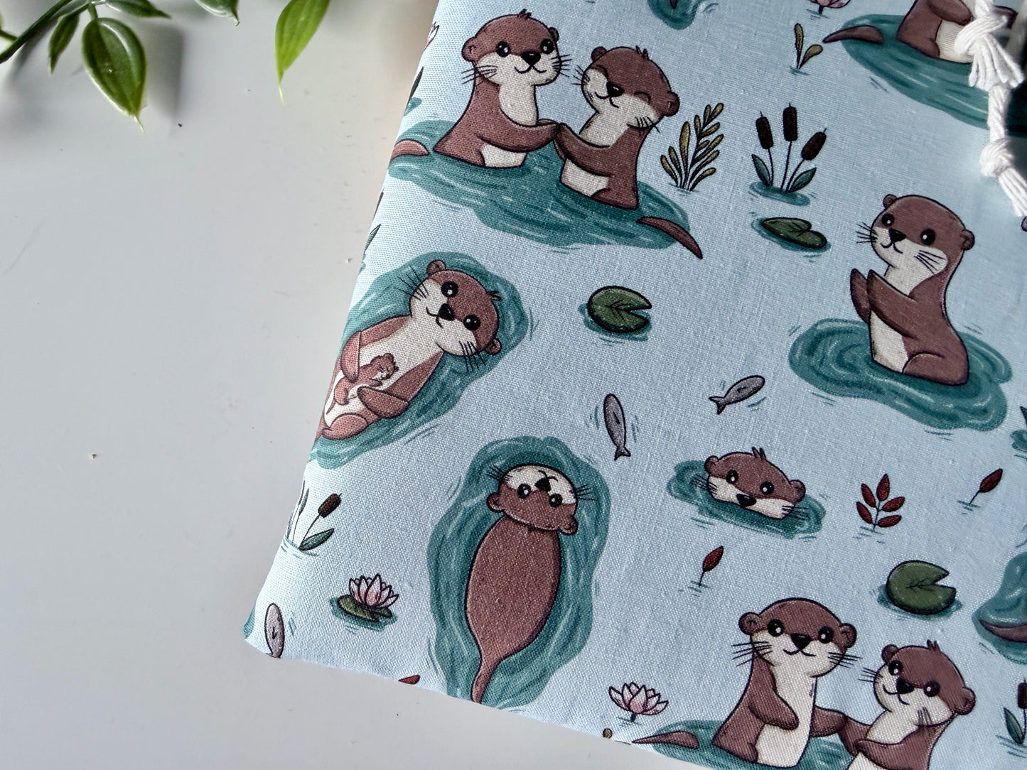 XL Otter Friends Buchhülle (Eigenes Design)