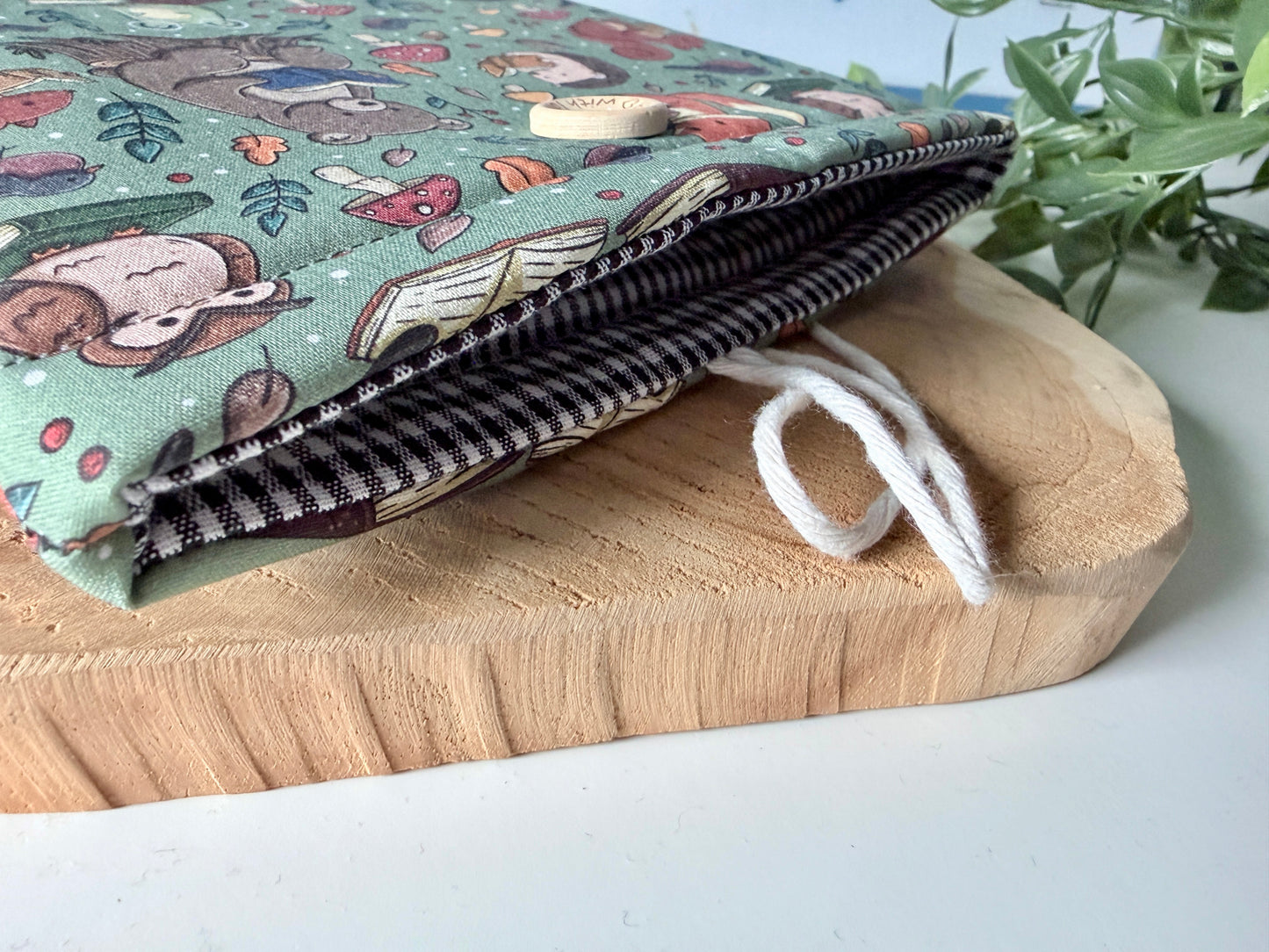 Woodland Critters Buchhülle (Eigenes Design)