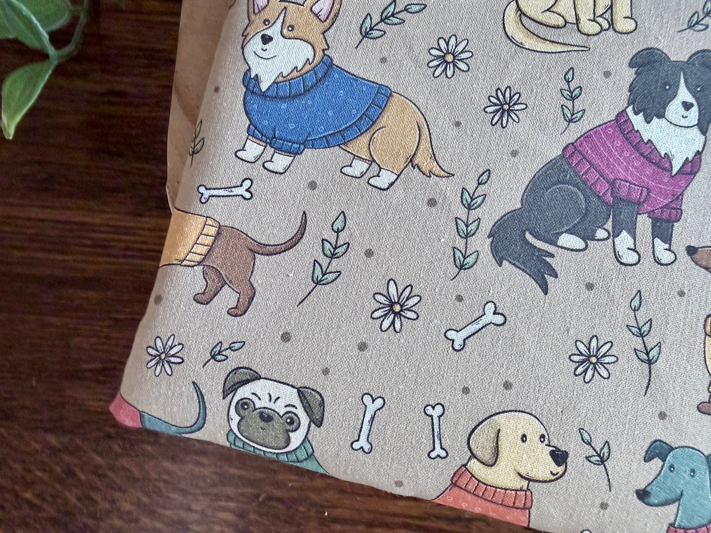 Doggies in Sweaters Housse de Livre (Design personnel)