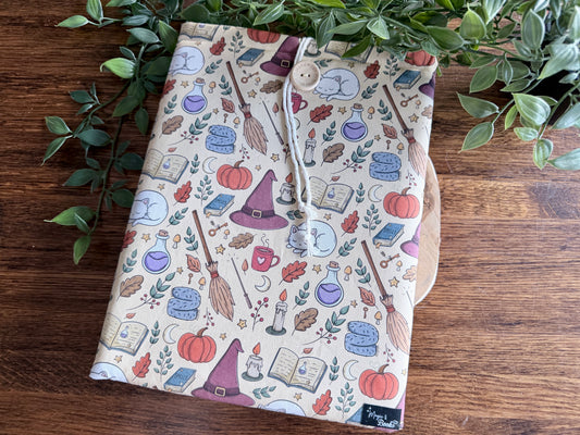 XL Cosy Witch Booksleeve (Propre Design)