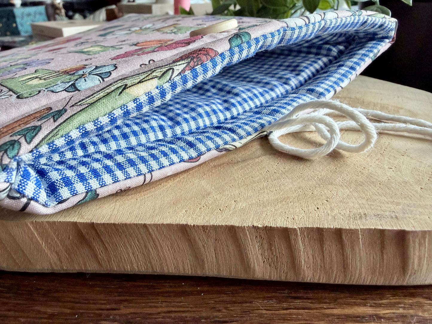 Froggie's Flowers Booksleeve (Own Design)