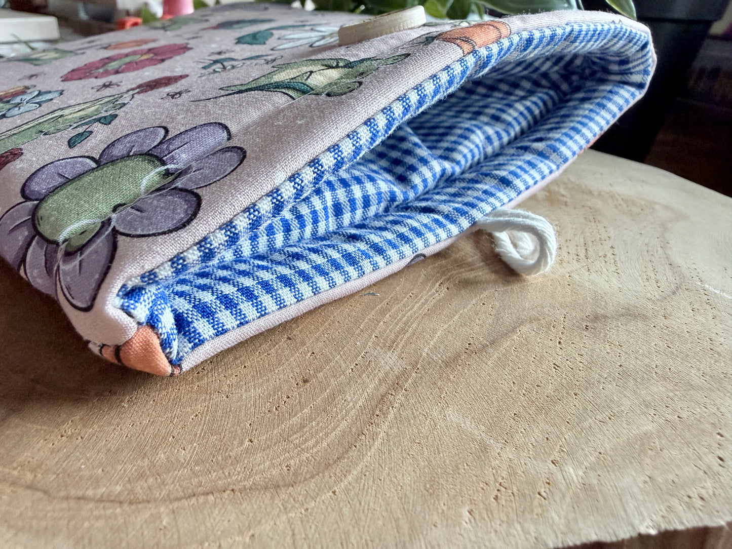 Froggie's Flowers E-Reader Sleeve (Own Design)