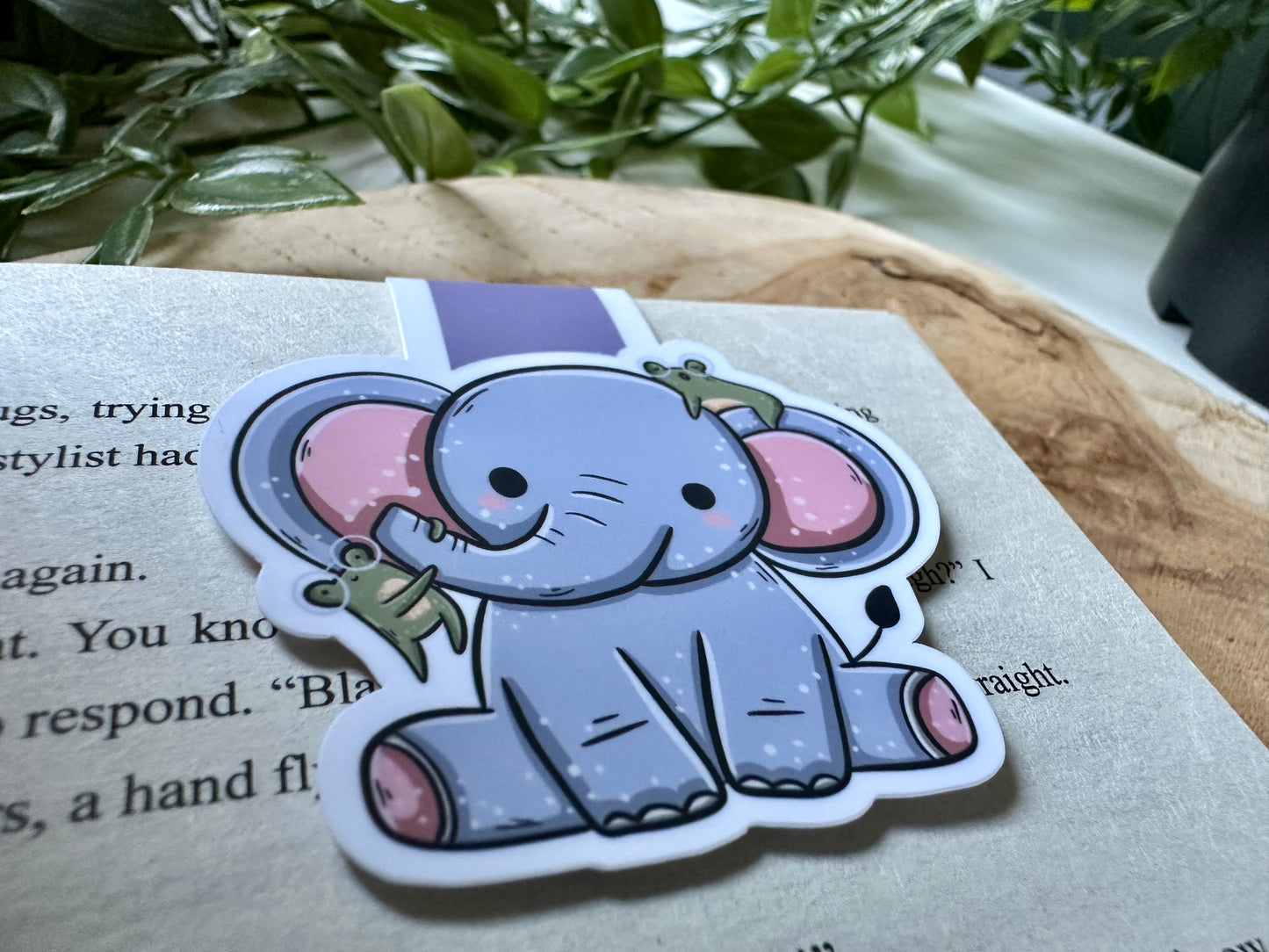 Froggie & Elephant Magnetic Bookmark