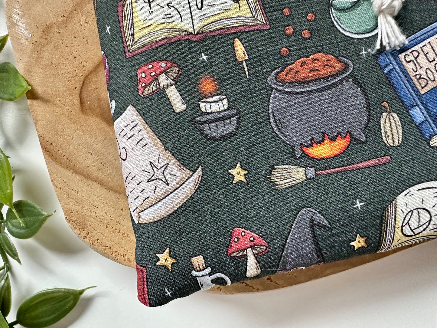 Witches E-Reader Sleeve (Own Design)