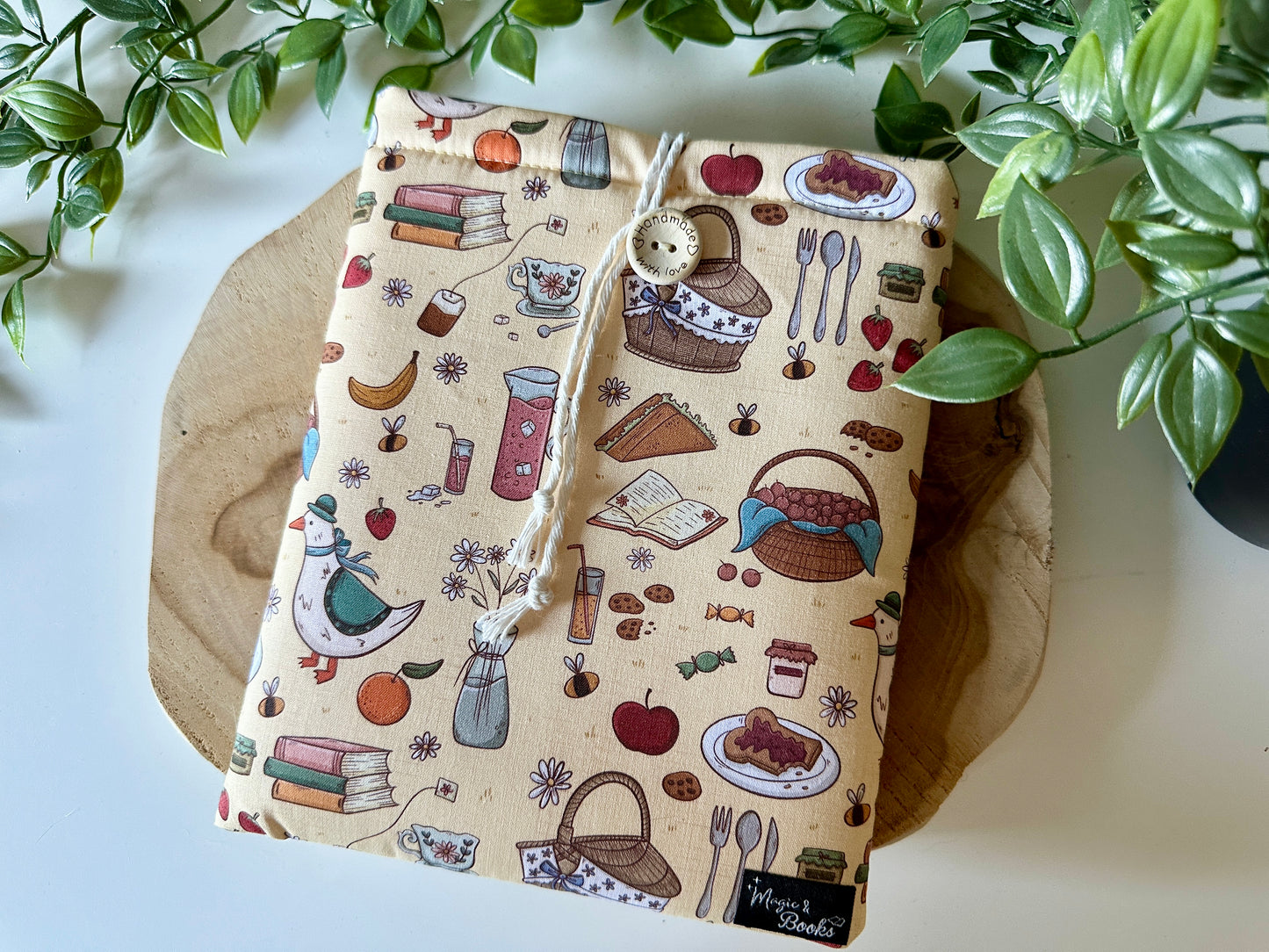 Cottage Core Picnic E-Reader Sleeve (Own Design)