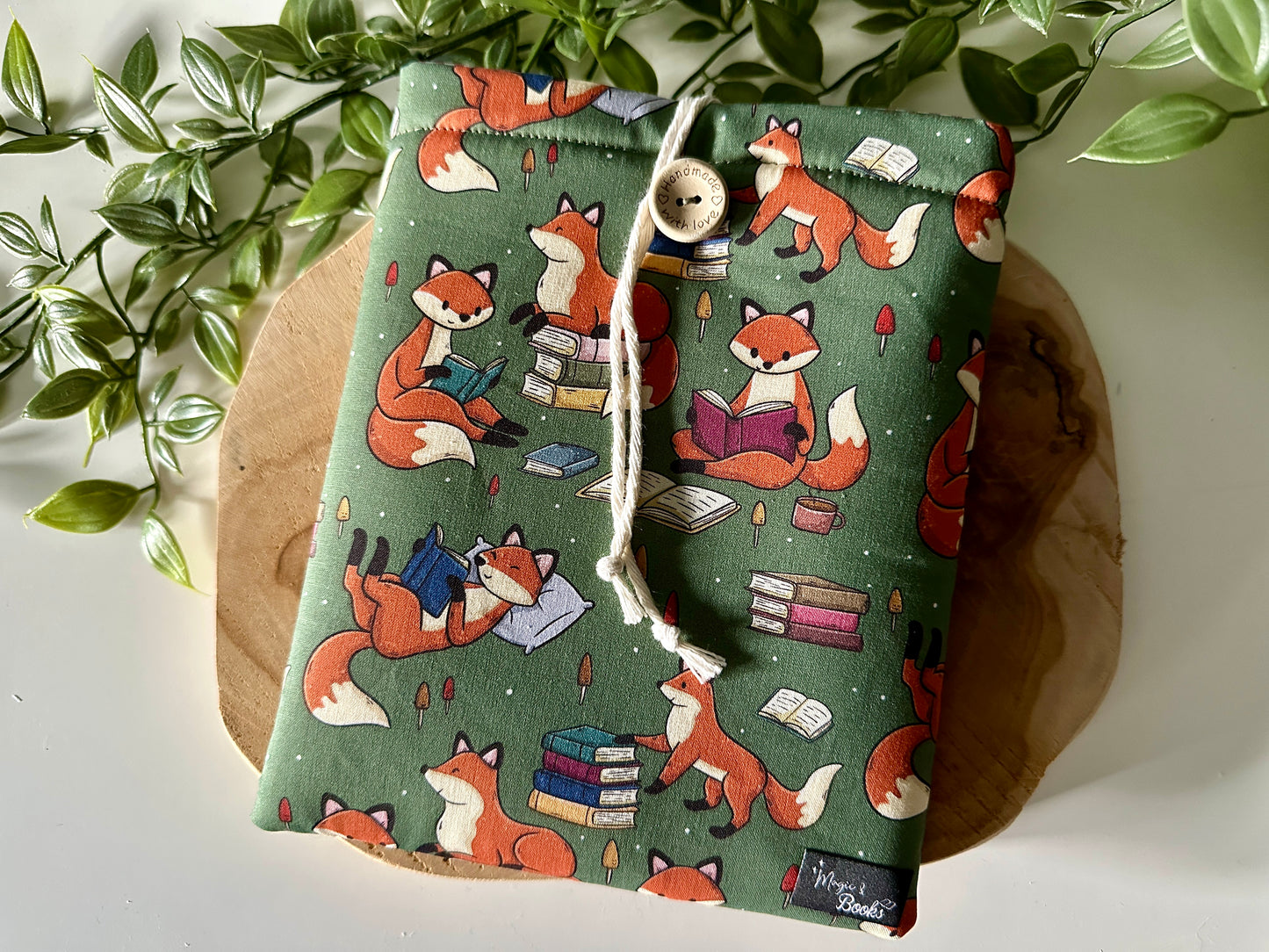 Reading Foxes E-Reader Dapper Darlings (design personnel)