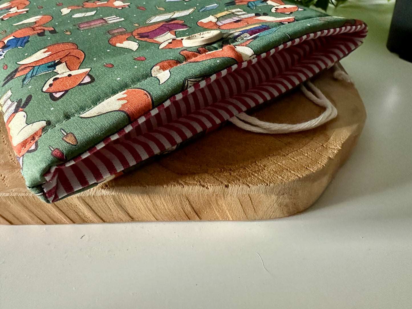 XL Reading Foxes Buchhülle (Eigenes Design)