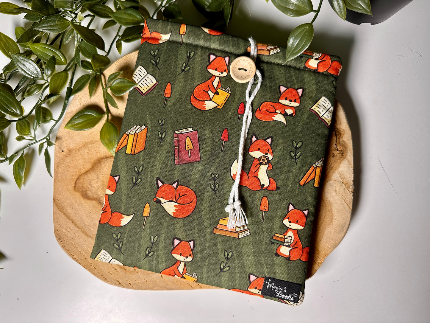 Reading Foxes E-Reader Sleeve (Own Design)