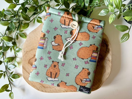 Capybaras & Books E-Reader Sleeve (Own Design) (LIMITED EDITION)