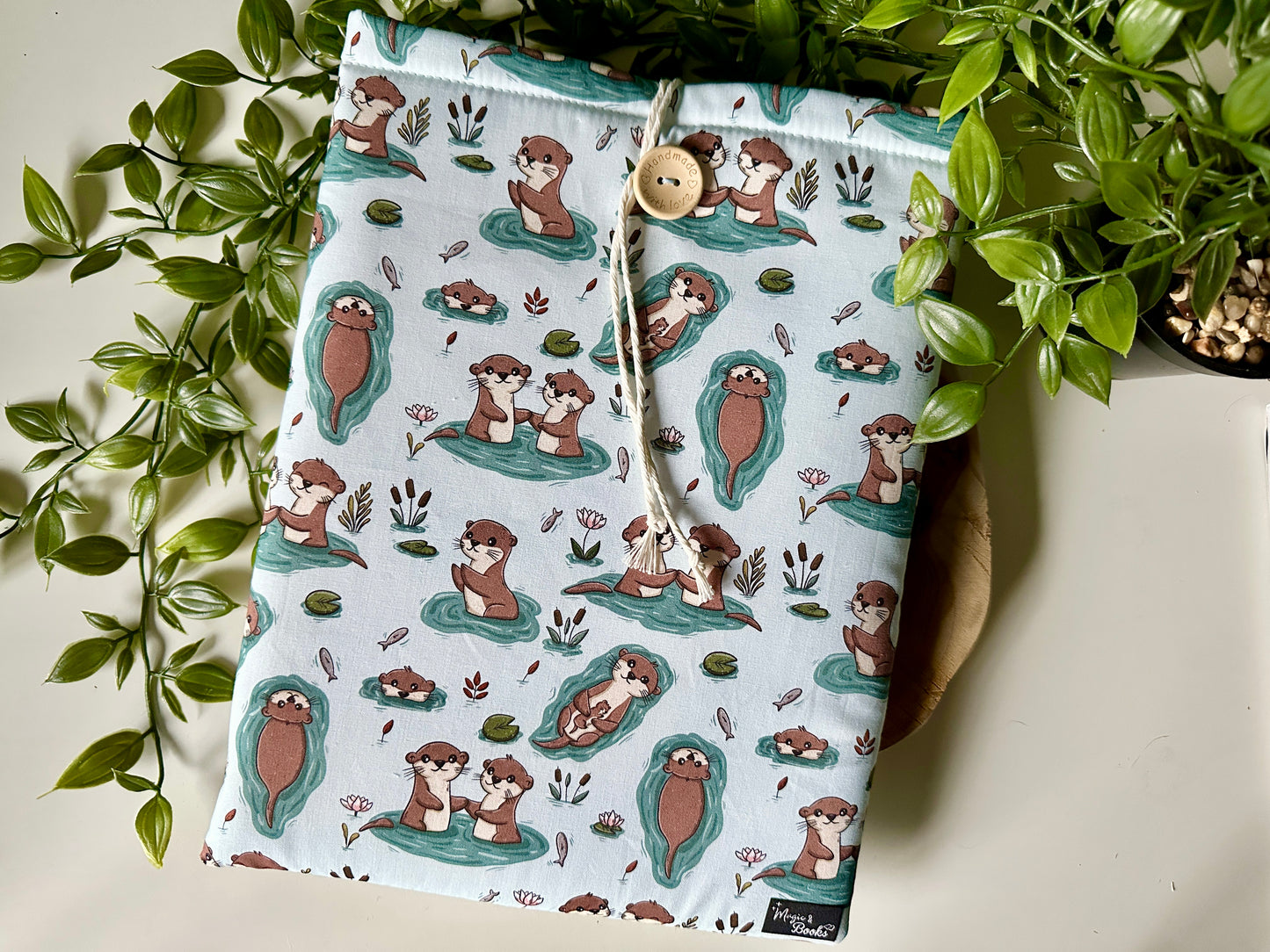 XL Otter Friends Booksleeve (Own Design)