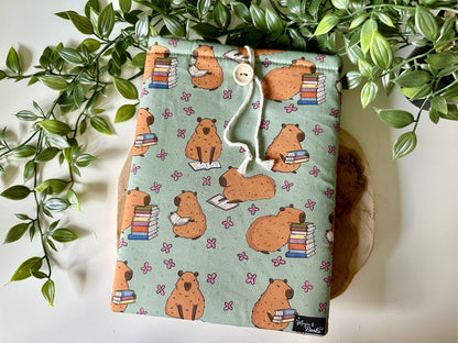 Capybaras & Books Booksleeve (Own Design)