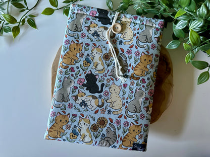 Cats & Flowers Buchhülle (Eigenes Design)