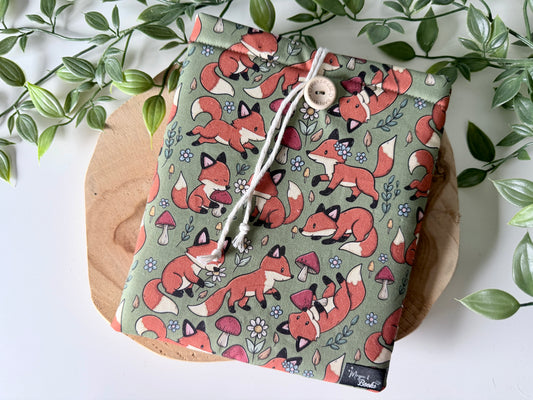 Baby Foxes Green E-Reader Sleeve (Own Design)