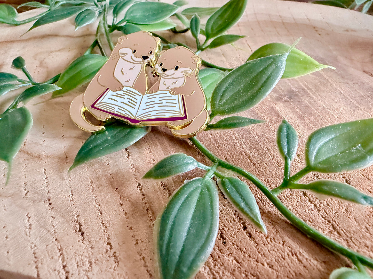 Reading Otters Enamel Pin