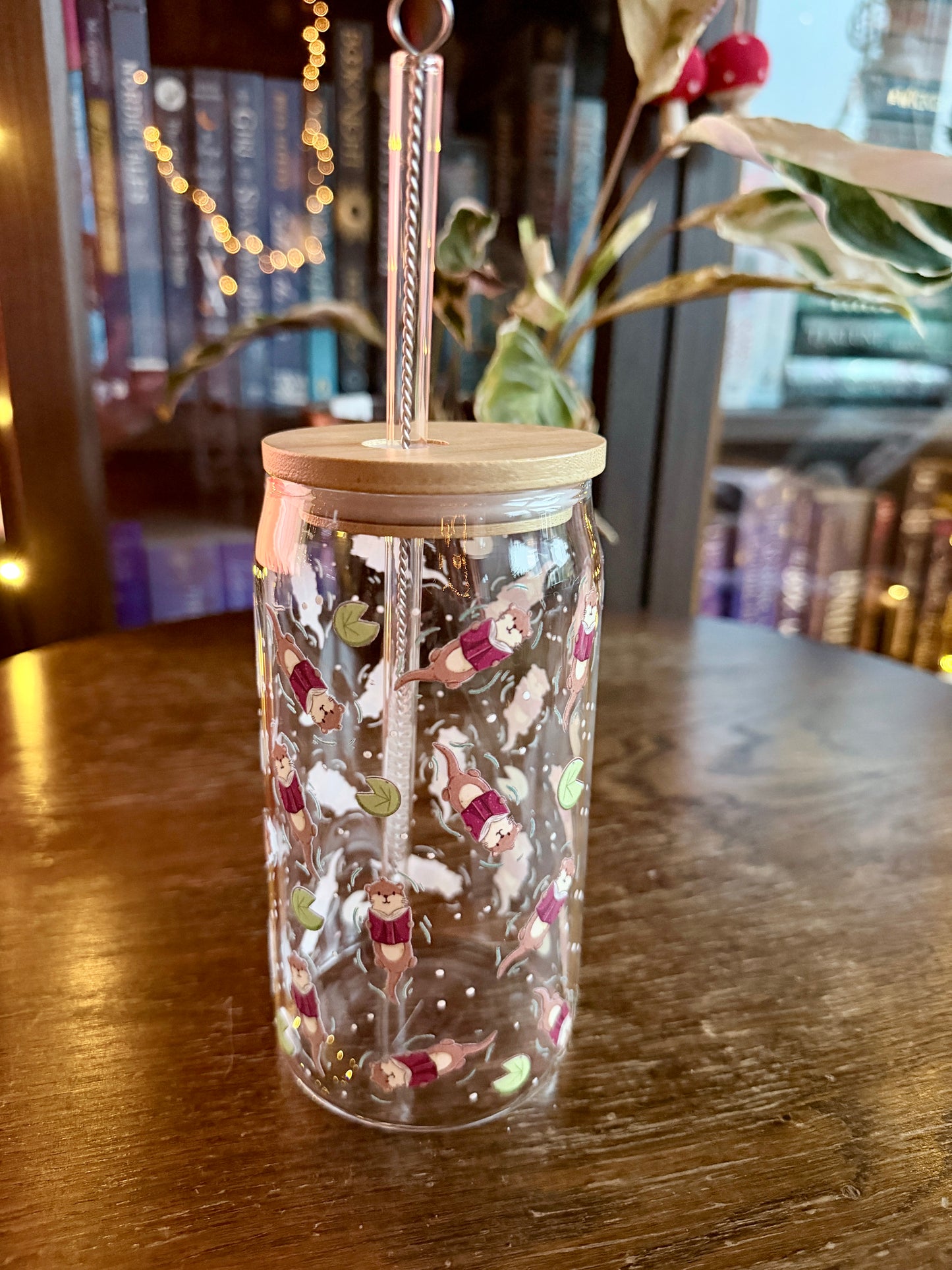 Floating Otter Glass Tumbler