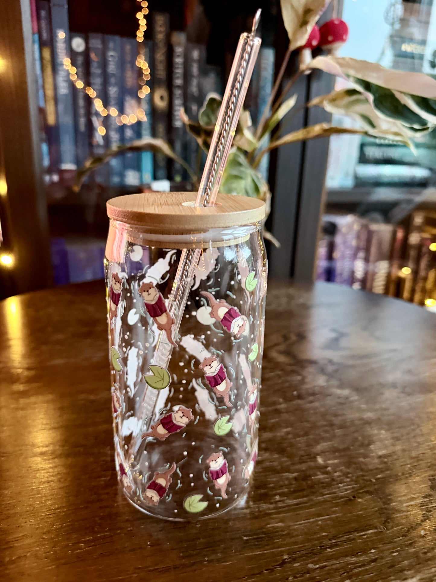 Floating Otter Glass Tumbler