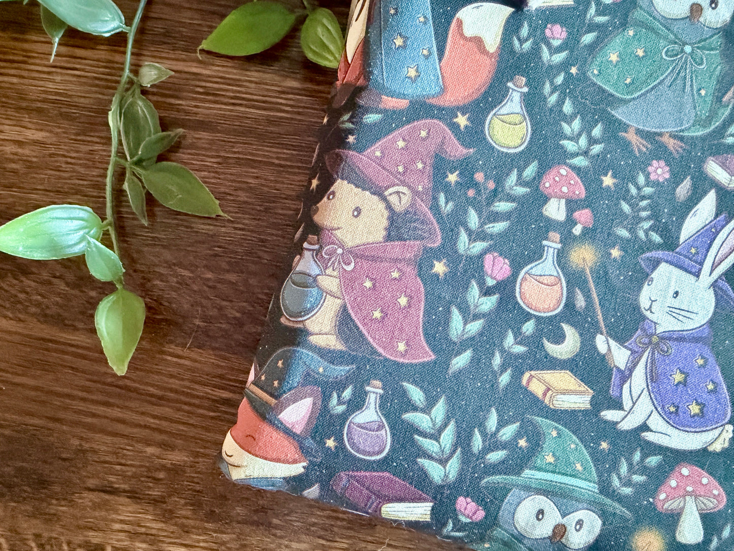 XL Magical Animals Booksleeve (Eigen Ontwerp)