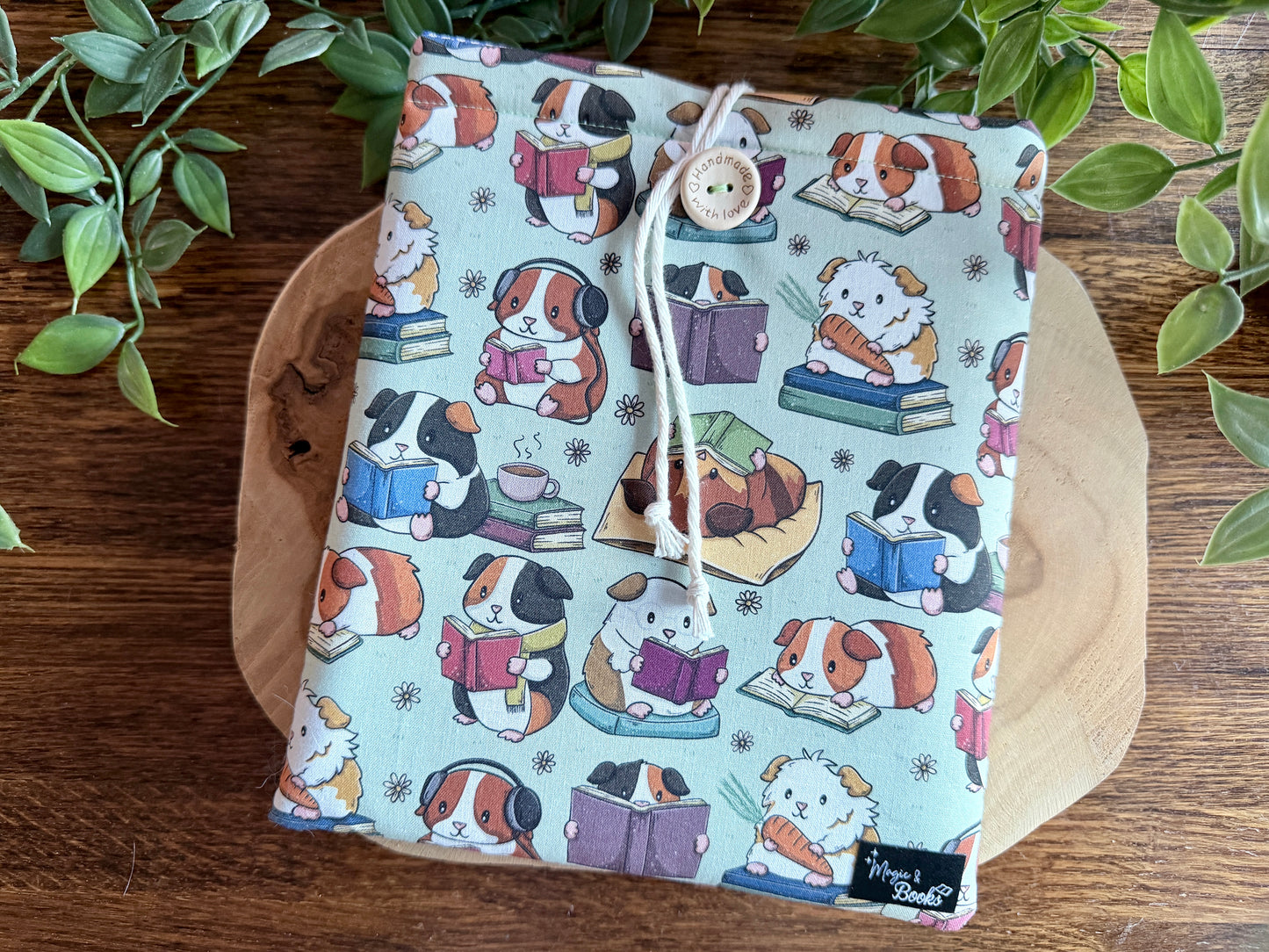Guinea Pigs & Books E-Reader Sleeve (Own Design)