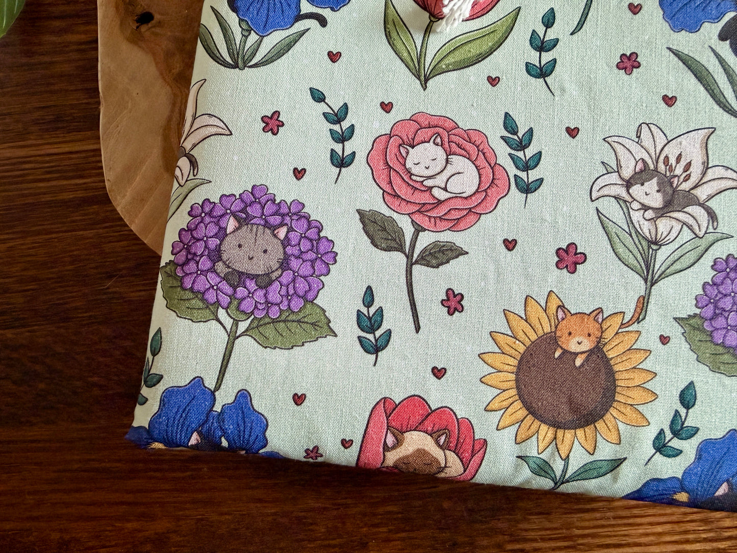 Flower Kitties Buchhülle (Eigenes Design)