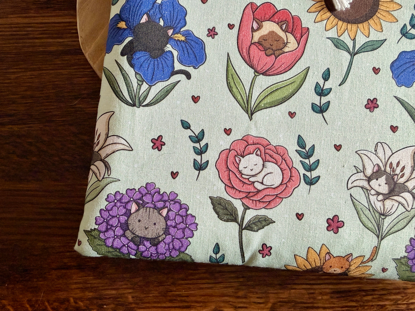 XL Flower Kitties Booksleeve (Eigen Ontwerp)
