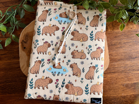 Capybara and Tiny Duck Housse de Livre (Design personnel)