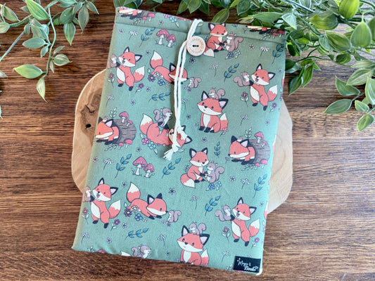 Fox and Squirrel Buchhülle (Eigenes Design)