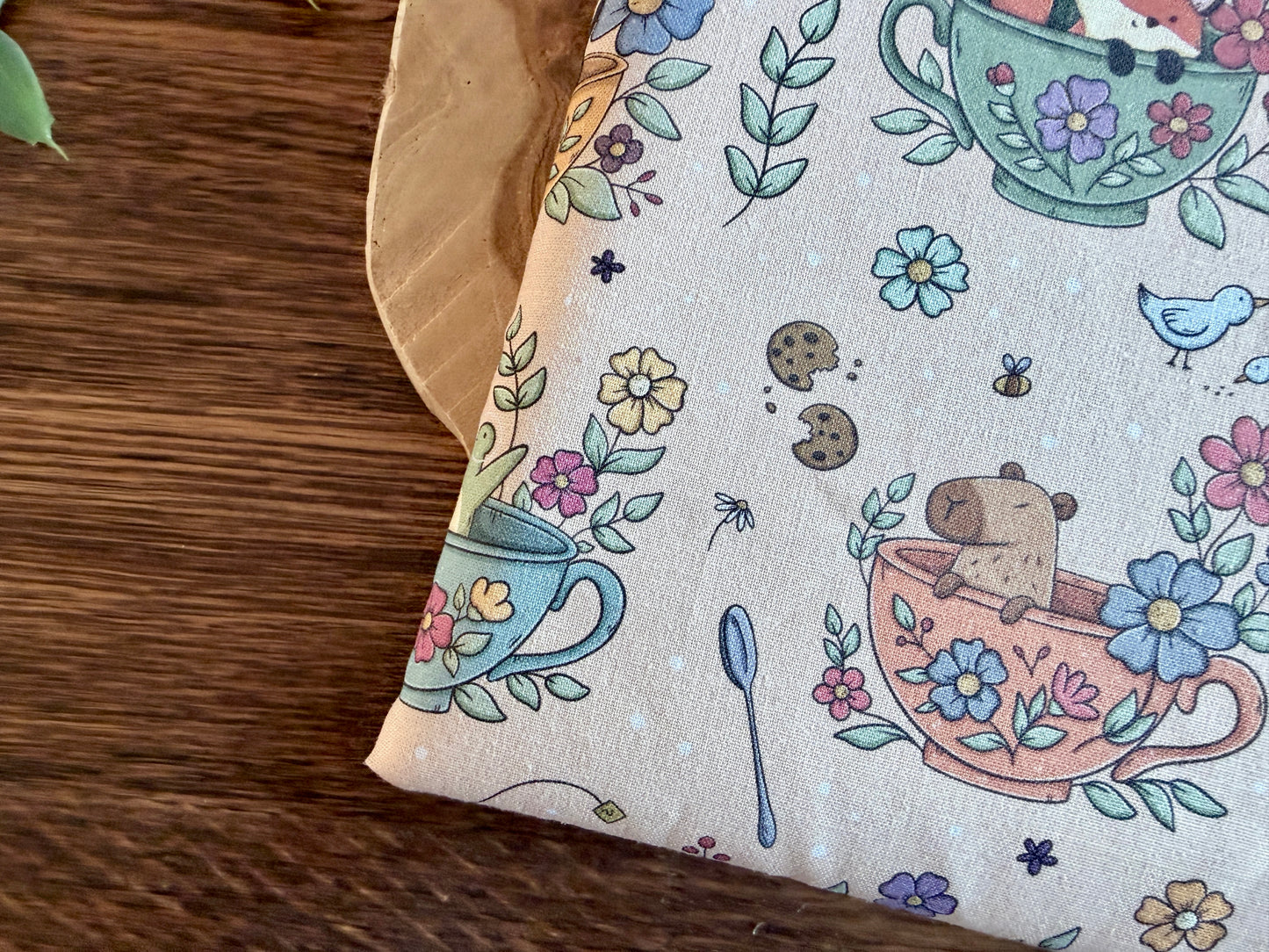 Tea Cup Cuties Buchhülle (Eigenes Design)