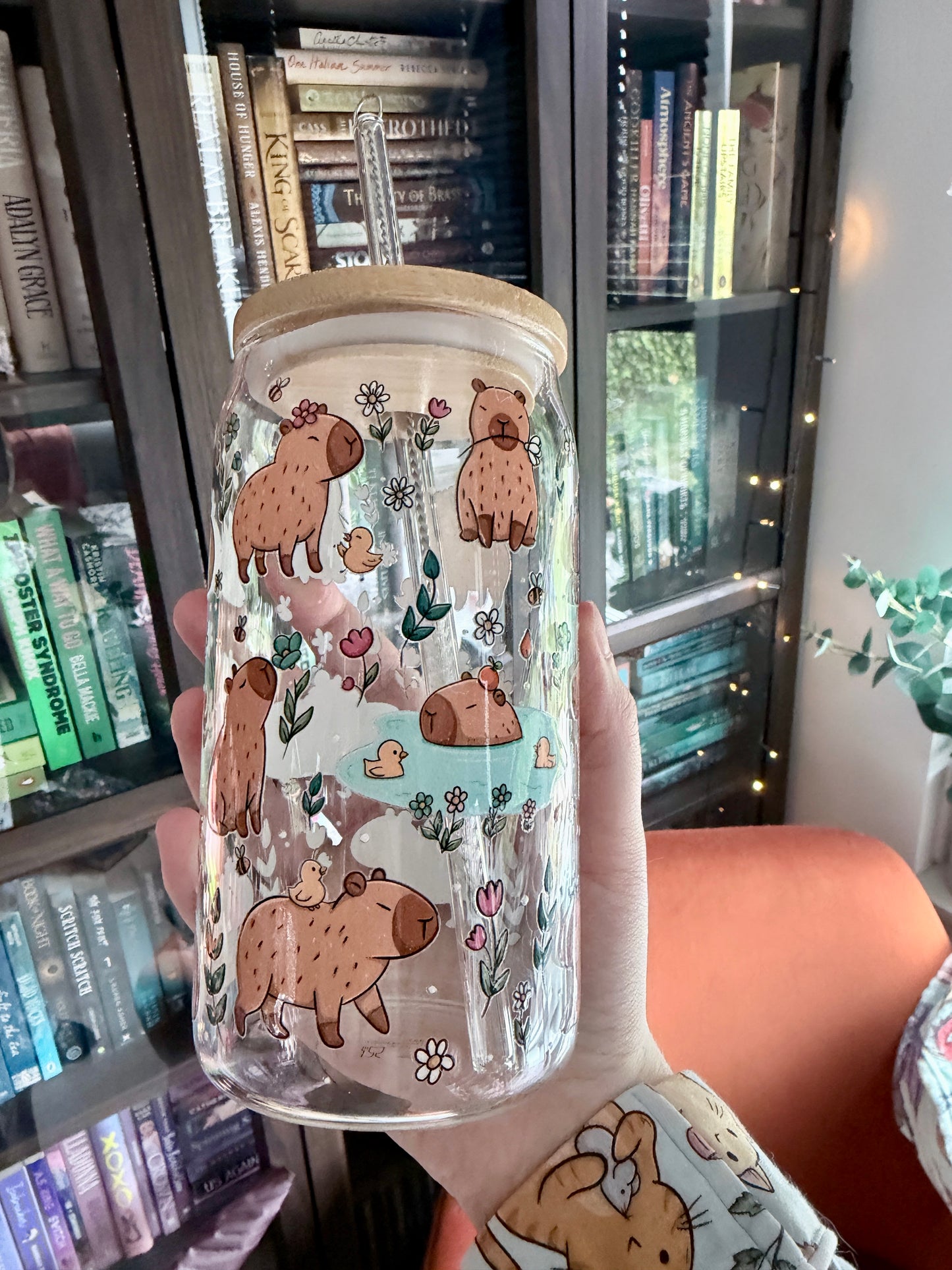 Capybara and Tiny Duck Glasbecher