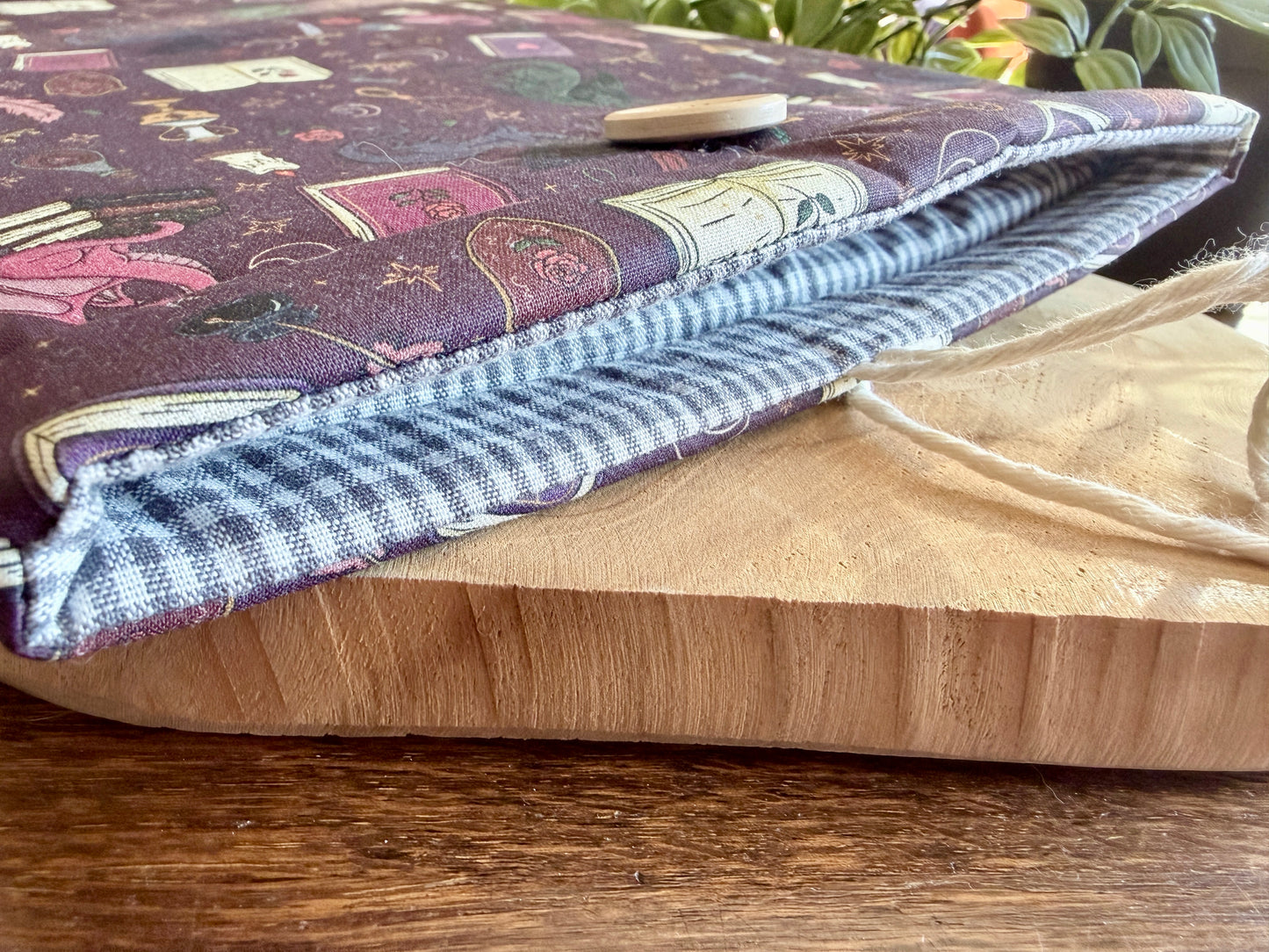 XL Romantasy Booksleeve (Propre Design)