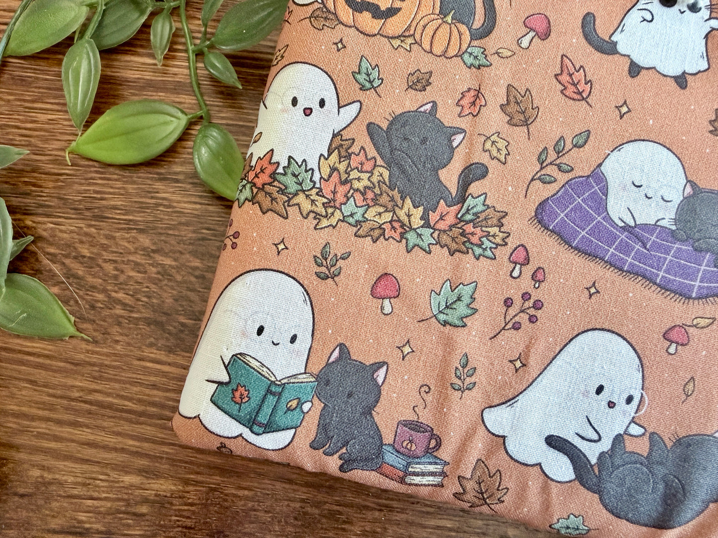 XL Ghost & Cat Booksleeve (Propre Design)