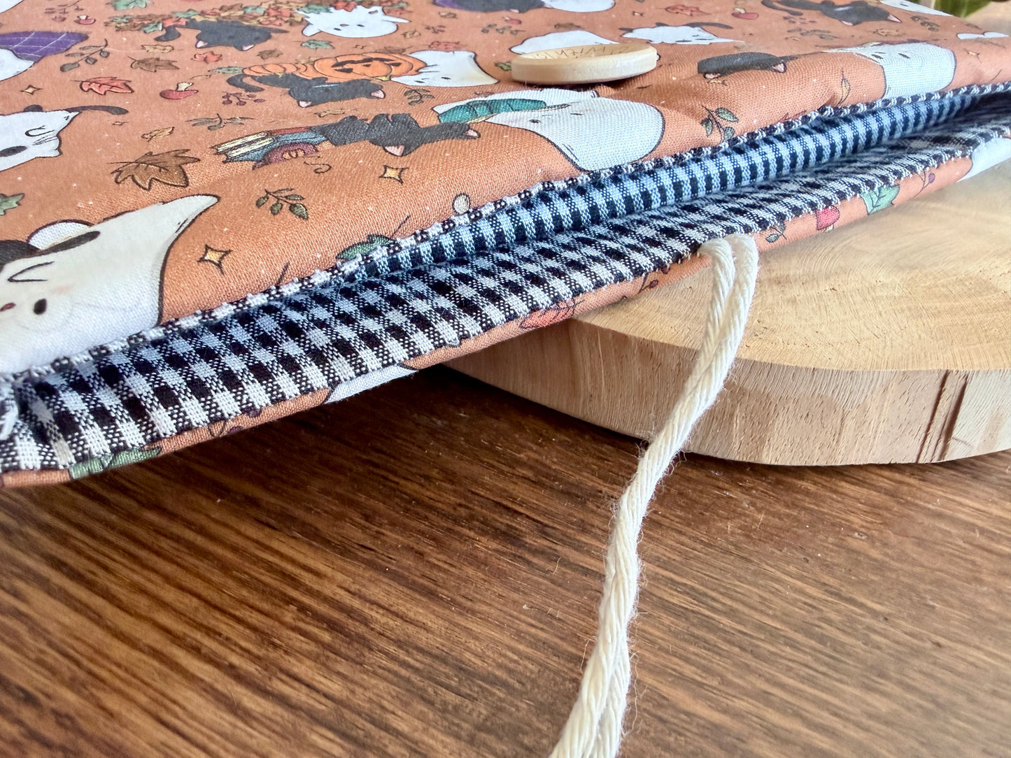 XL Ghost & Cat Booksleeve (Propre Design)