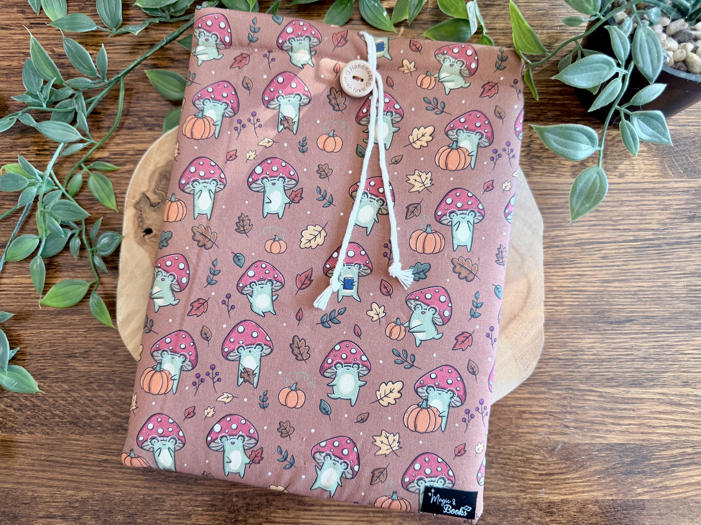 Mushroom Froggie Booksleeve (Eigen Ontwerp)