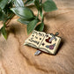 Enemies to Lovers Romance Trope broche en émail