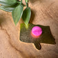 Enemies to Lovers Romance Trope broche en émail