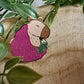 Cosy Capybara Broche en Émail