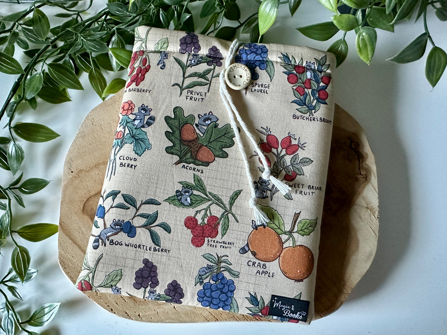 Waschbärs Leitfaden zu Wildfrüchten und Beeren E-Reader Hülle (Eigenes Design)