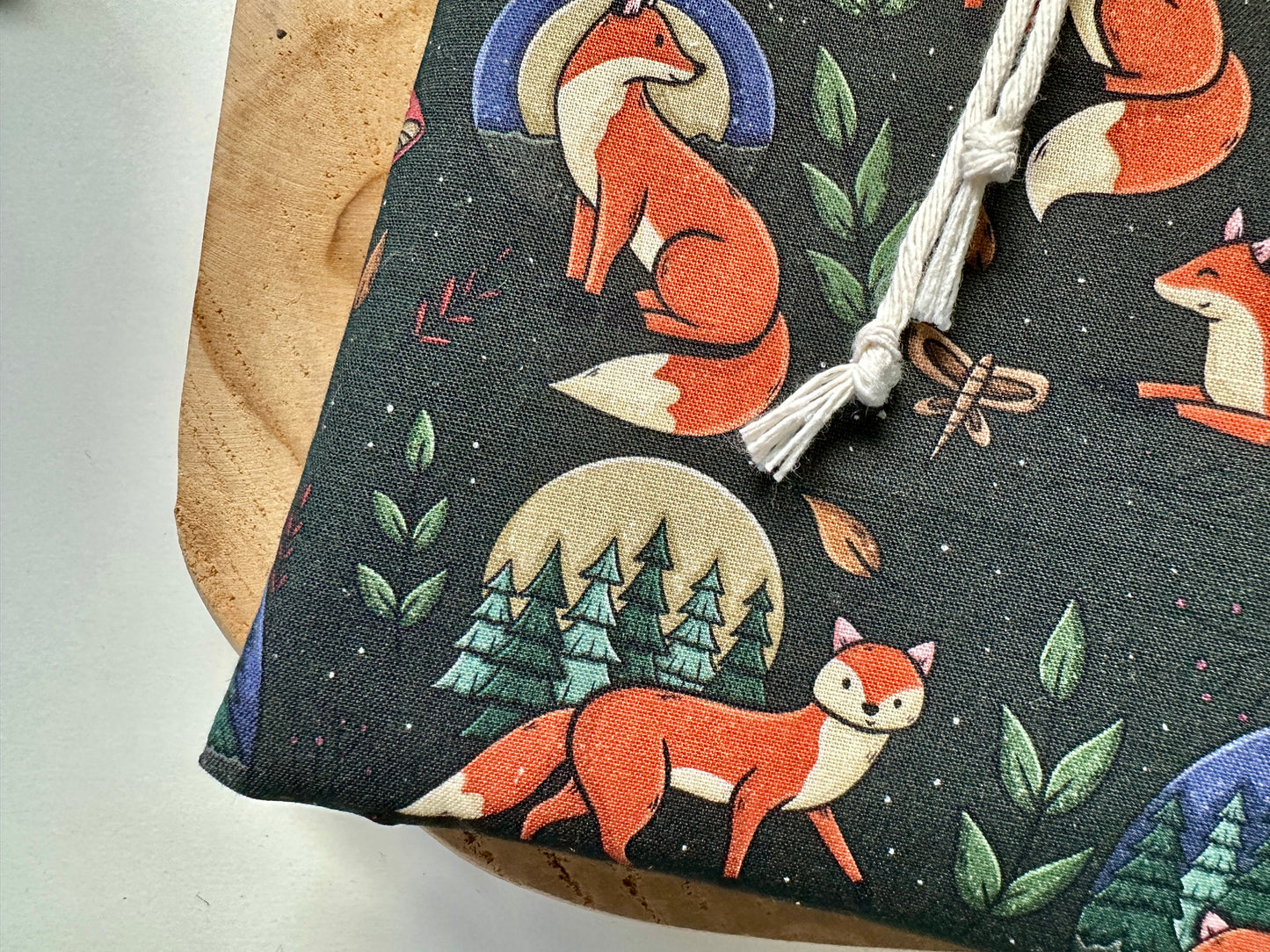 Foxes in the Woods E-Reader Hülle (Eigenes Design)