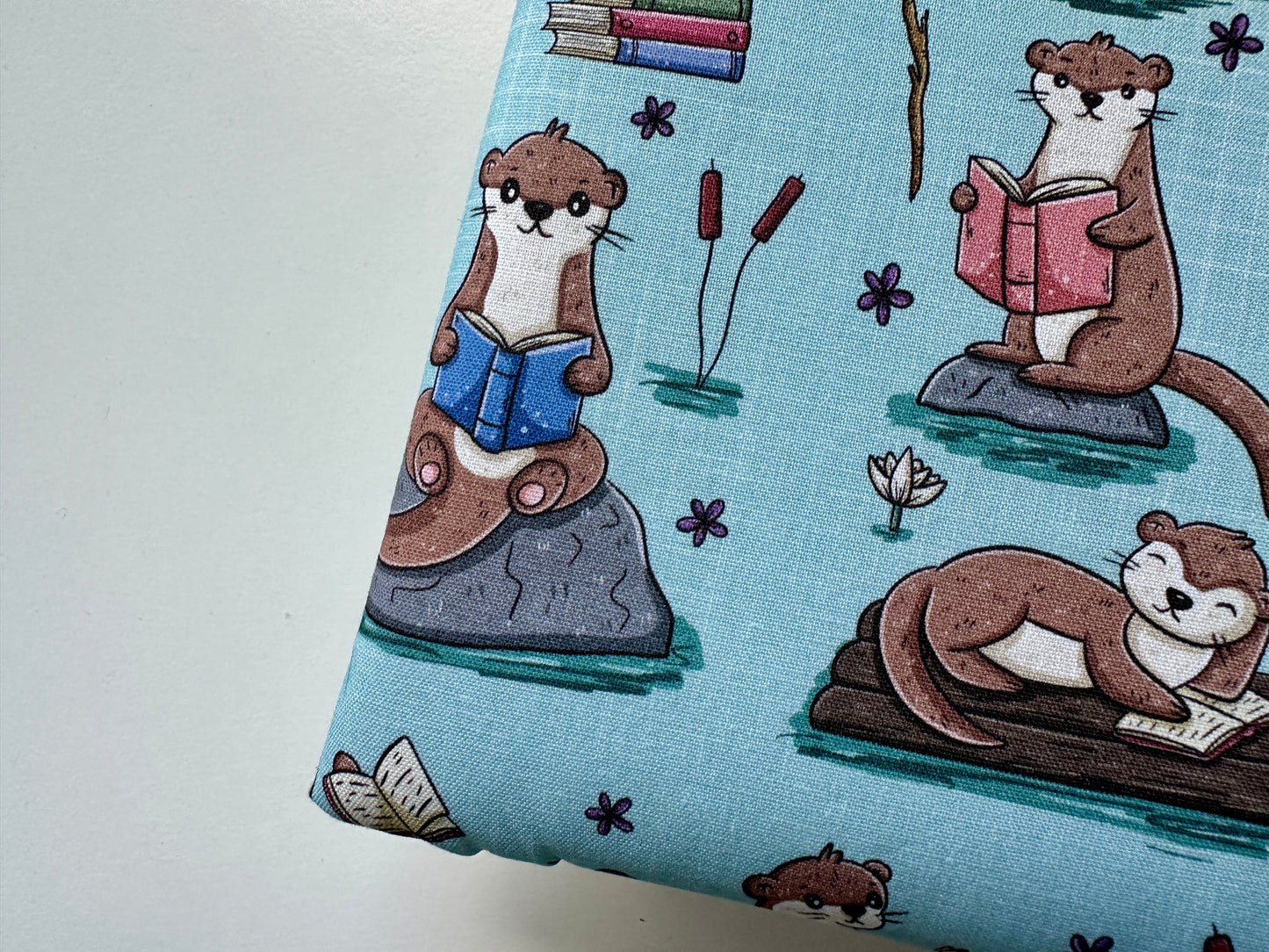 XL Reading Otters Booksleeve (Own Design)