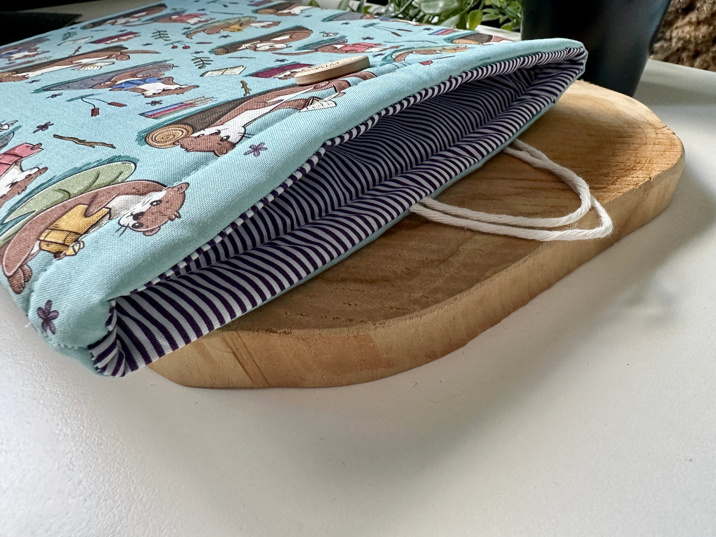 XL Reading Otters Booksleeve (Own Design)