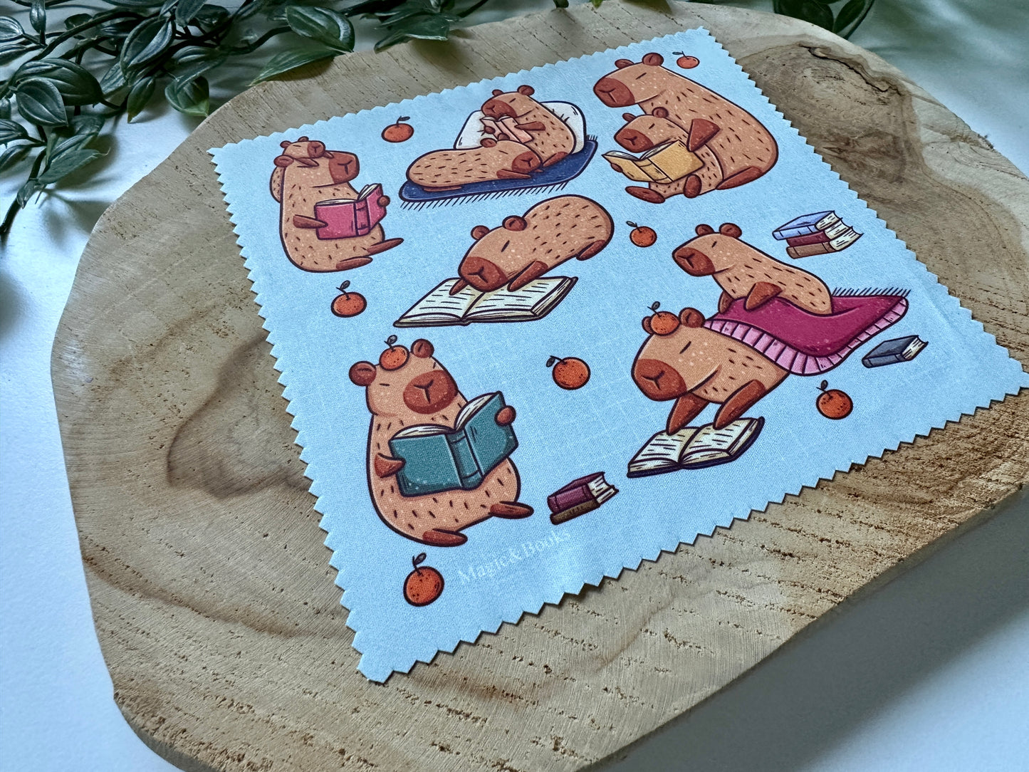 Capybara & Books Cleaning Cloth